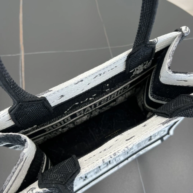 Dior Shopping Bags 4250I-0139