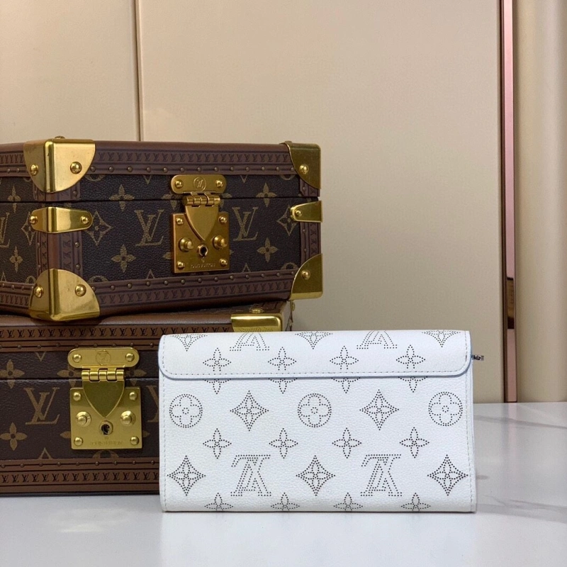 LV Wallets 4286A-0098