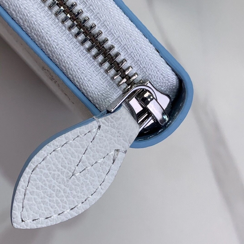 LV Wallets 4286A-0099