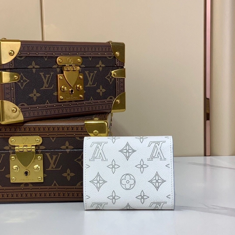 LV Wallets 4286A-0100