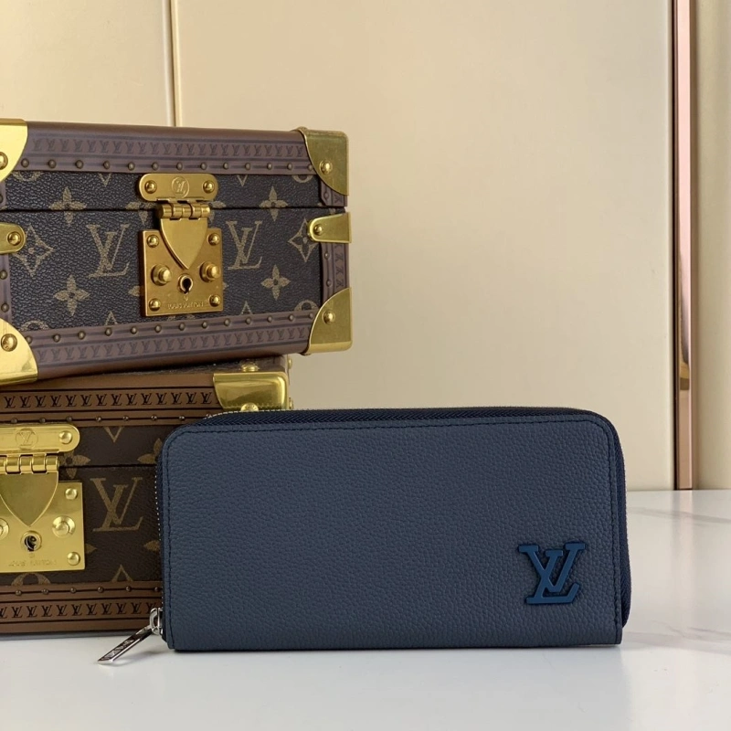 LV Wallets 4286A-0110