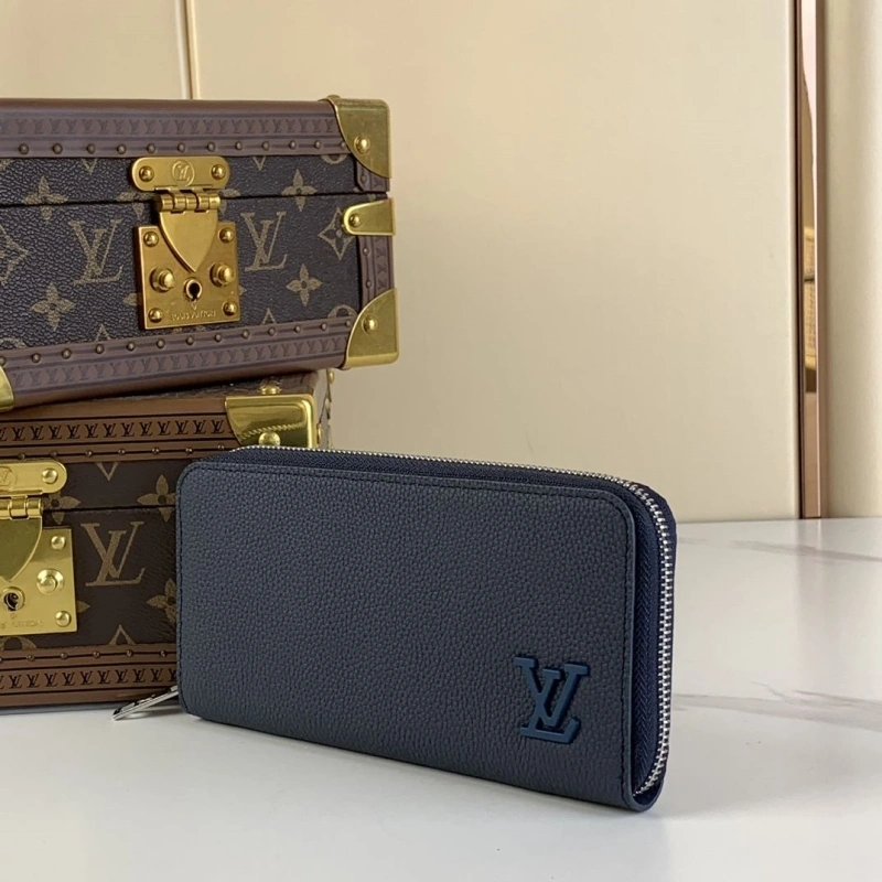 LV Wallets 4286A-0110