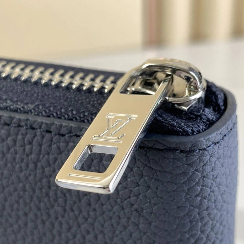 LV Wallets 4286A-0110