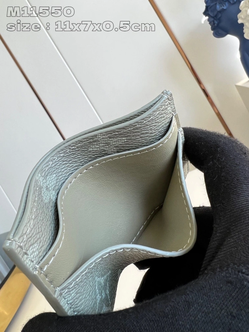 LV Wallets 4286A-0116