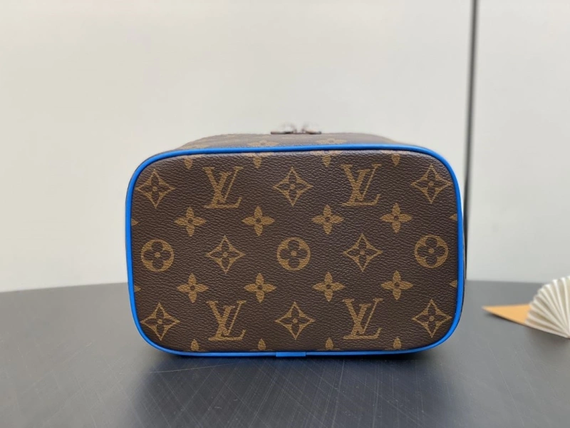 LV Cosmetic Bags 4286A-0153