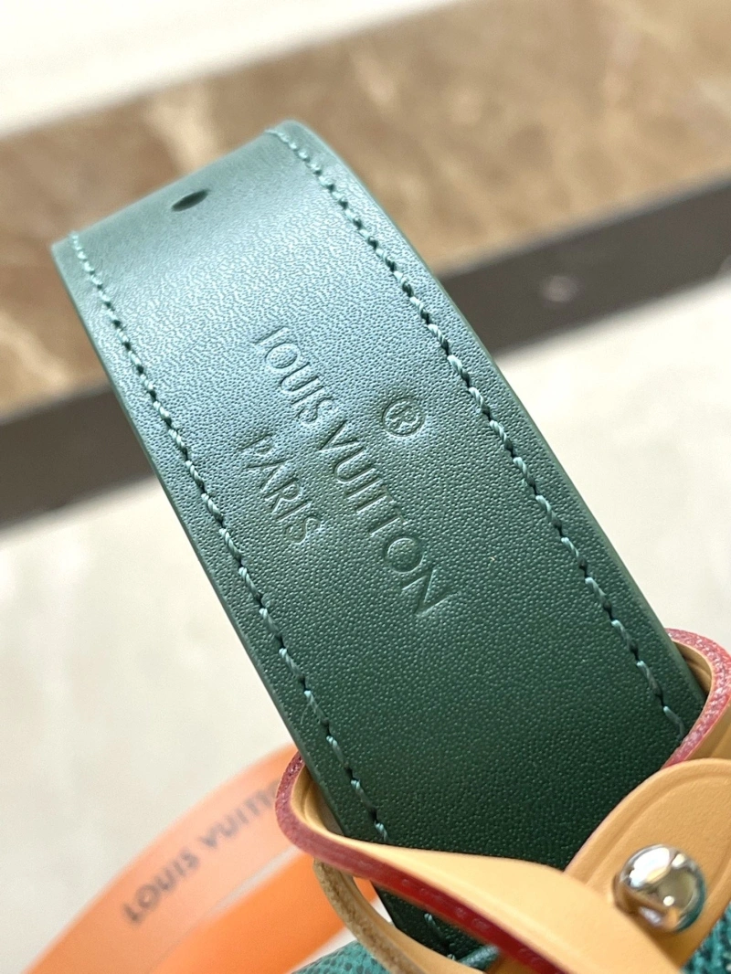 LV Cosmetic Bags 4286A-0201