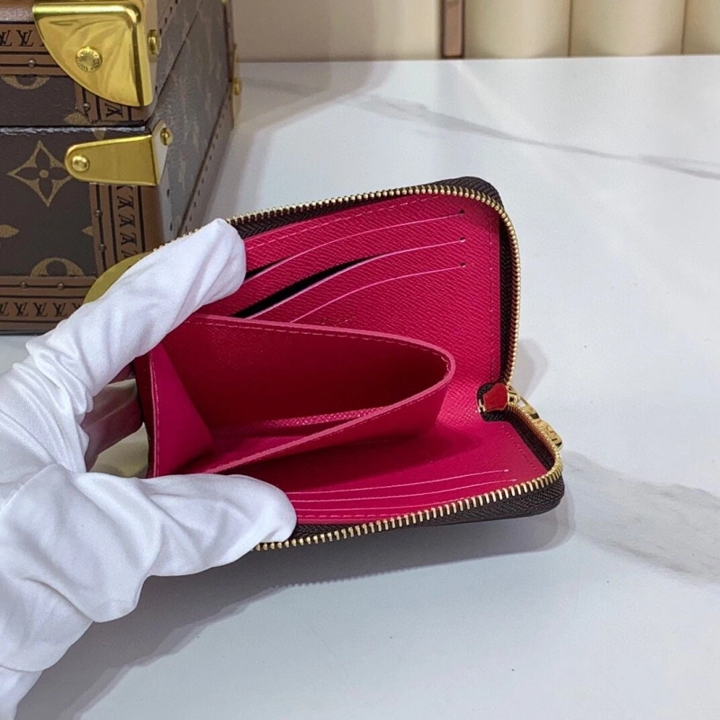 LV Wallets 4286A-0215