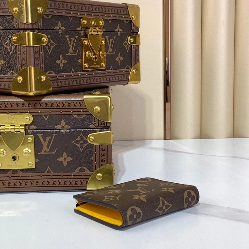 LV Wallets 4286A-0217