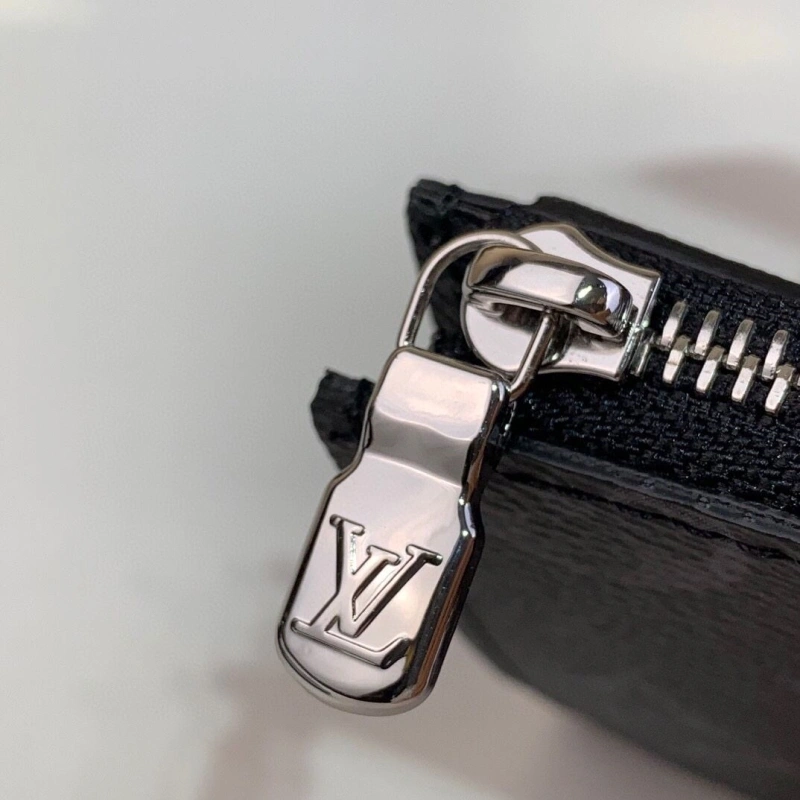 LV Wallets 4286A-0220