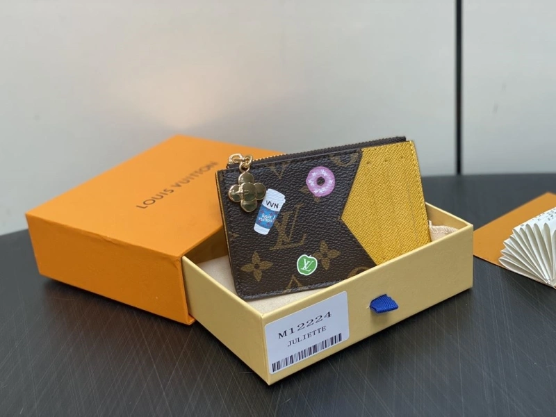 LV Wallets 4286A-0281