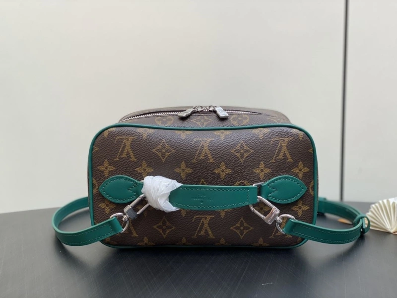 LV Cosmetic Bags 4286A-0299