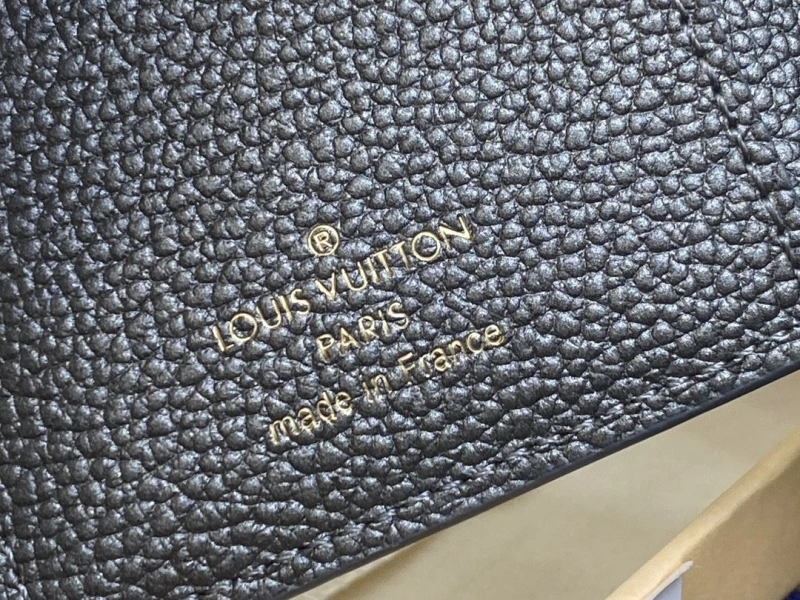 LV Wallets 4286A-0314