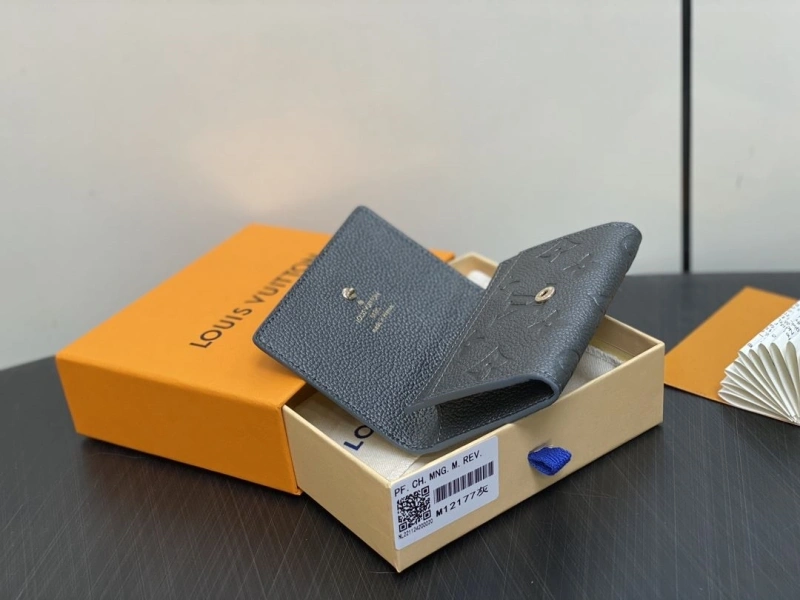 LV Wallets 4286A-0317