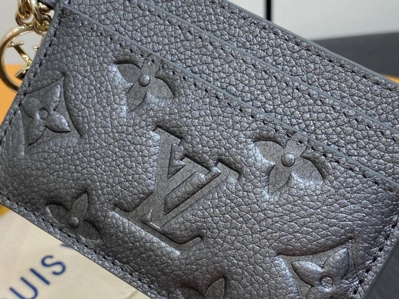 LV Wallets 4286A-0318