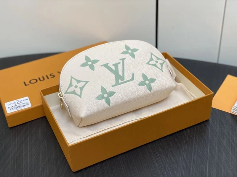 LV Clutch Bags 4286D-0095