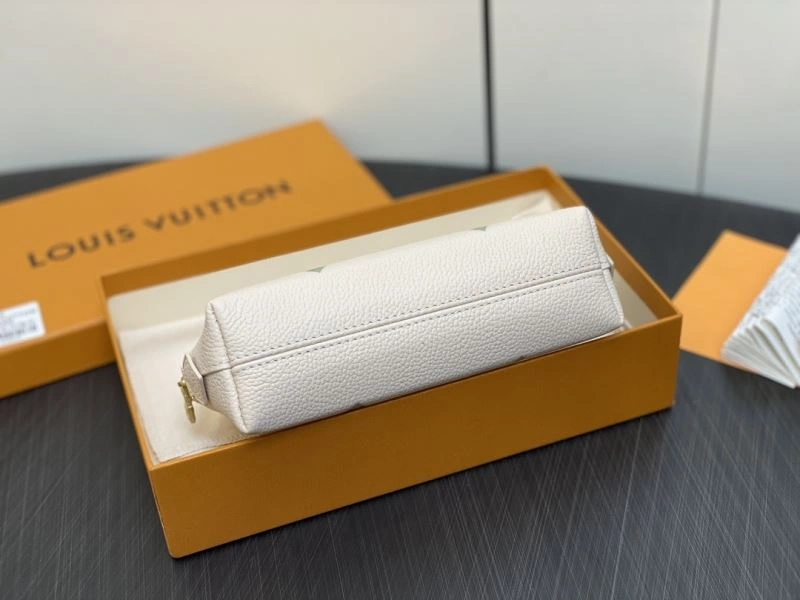 LV Clutch Bags 4286D-0095