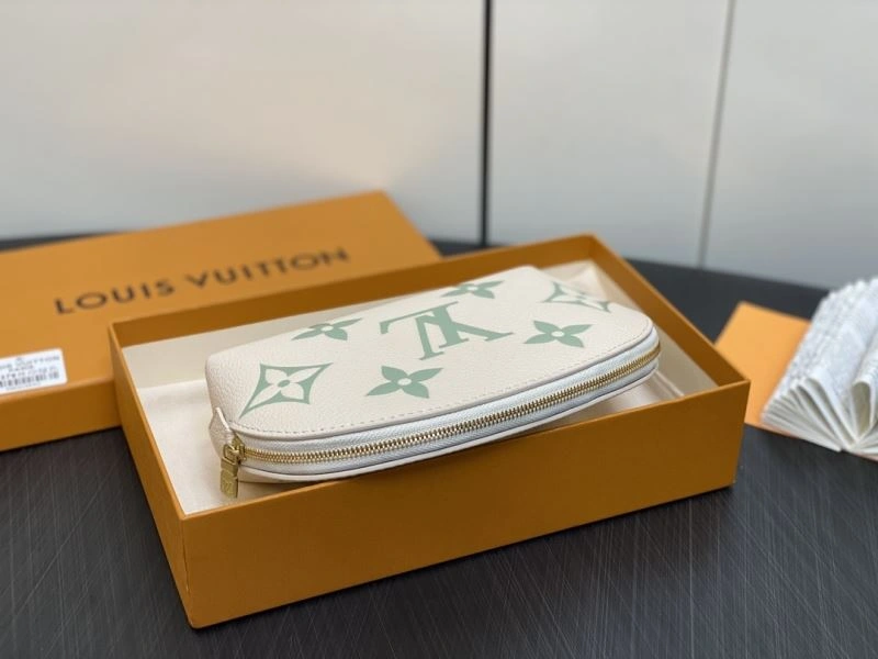 LV Clutch Bags 4286D-0095