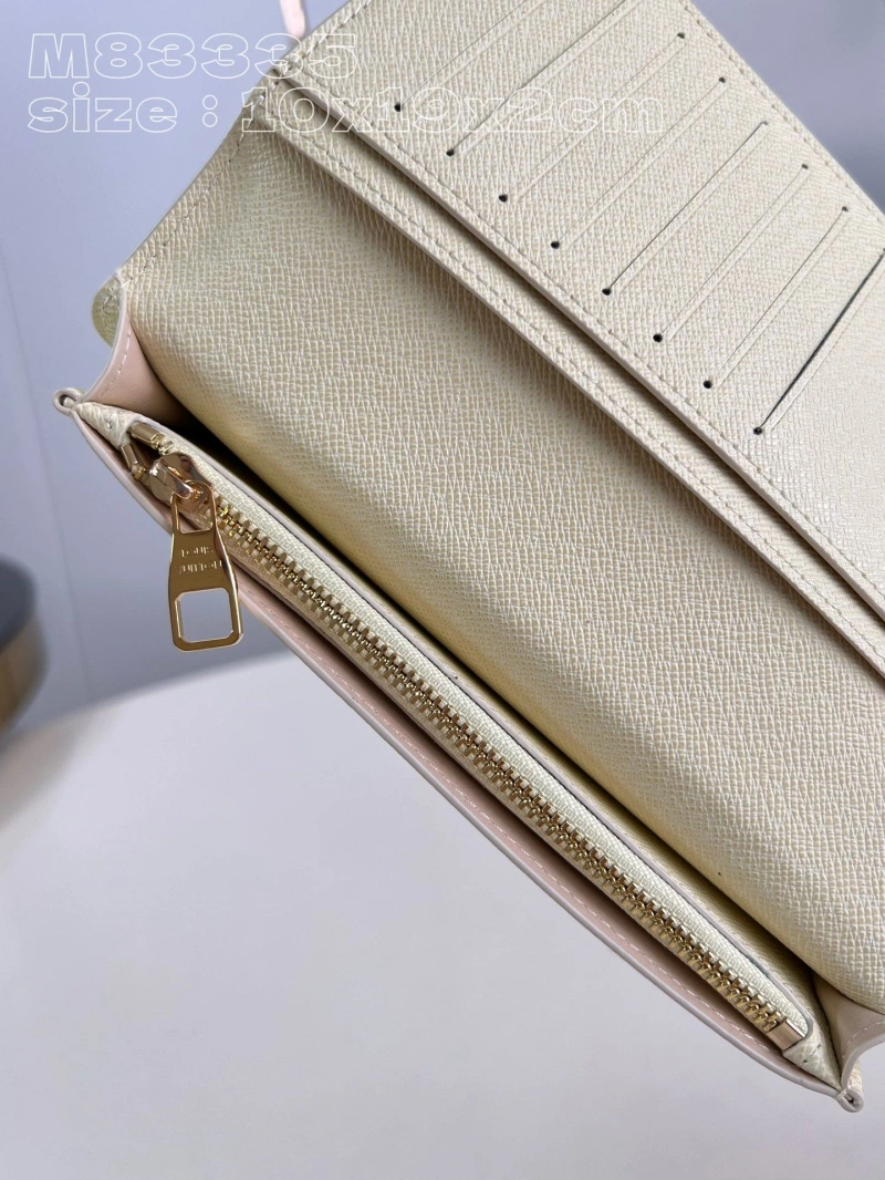 LV Wallets 4286F-0016