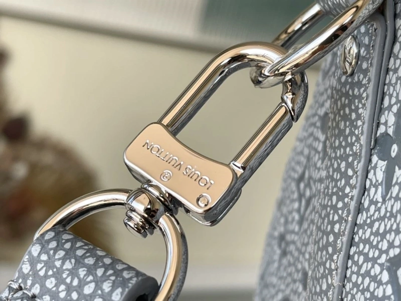 LV Travel Bags 4286G-0081