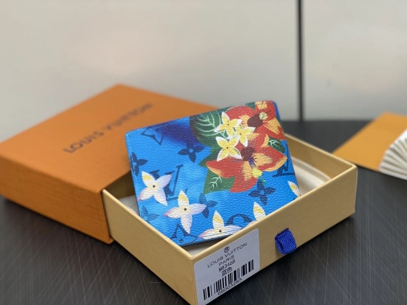 LV Wallets 4286G-0120