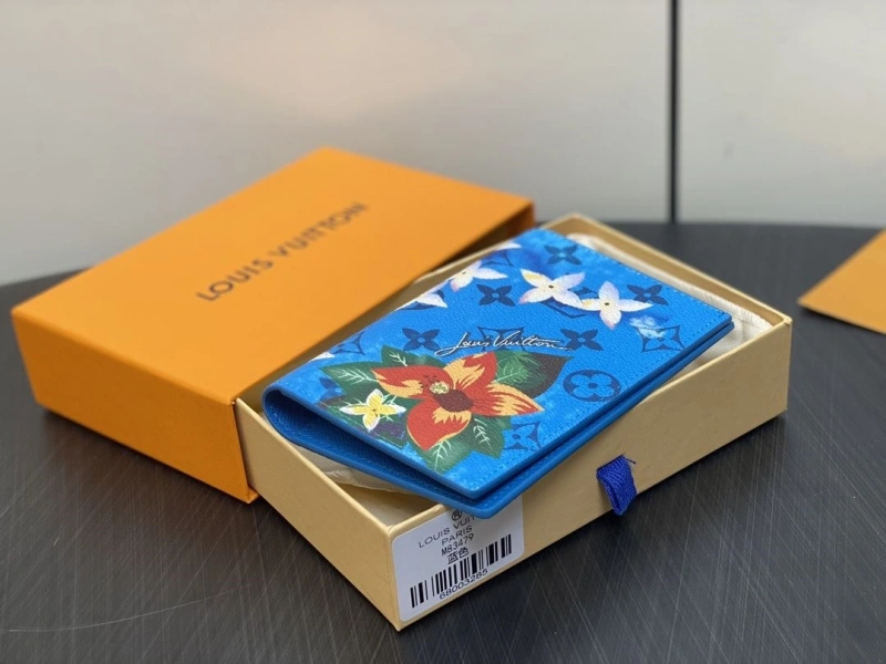 LV Wallets 4286G-0122