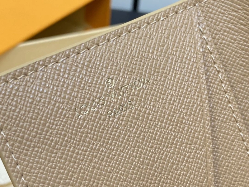 LV Wallets 4286G-0124