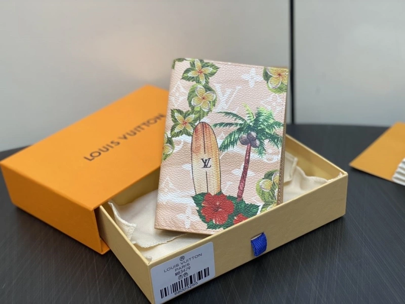 LV Wallets 4286G-0125