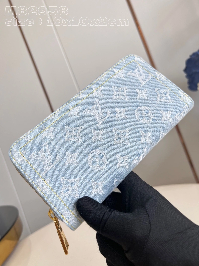 LV Wallets 4286G-0131