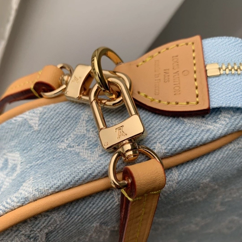 LV Backpacks 4286G-0136