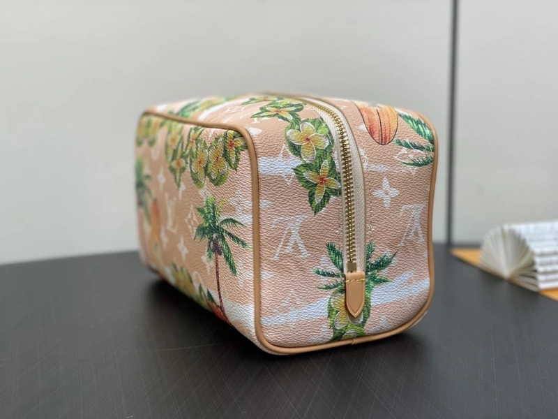 LV Cosmetic Bags 4286G-0163