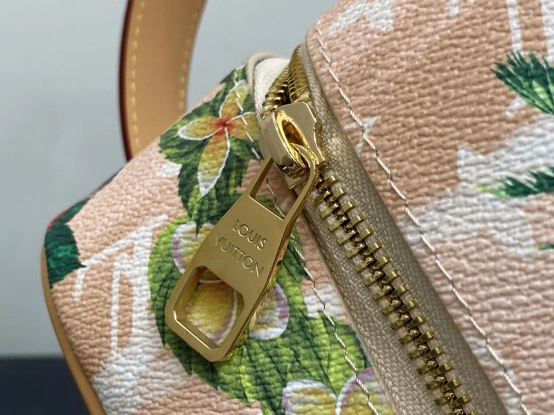 LV Cosmetic Bags 4286G-0163