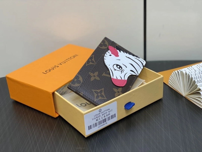 LV Wallets 4286G-0177