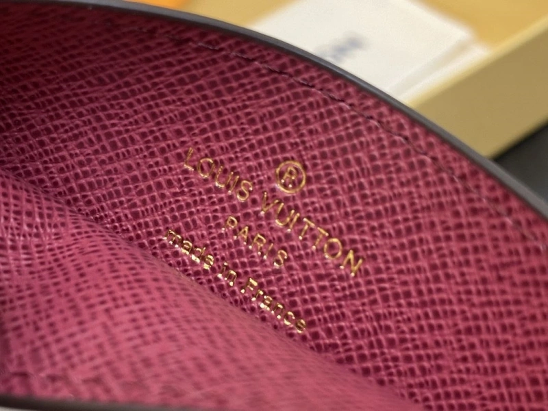 LV Wallets 4286G-0178