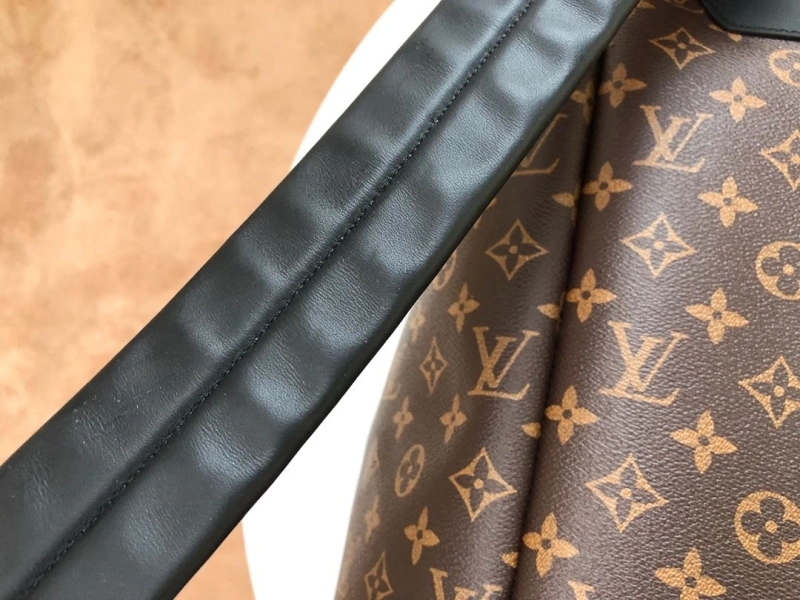 LV Backpacks 4286G-0190