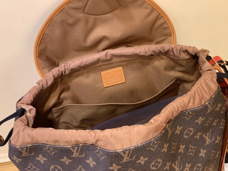 LV Backpacks 4286G-0240