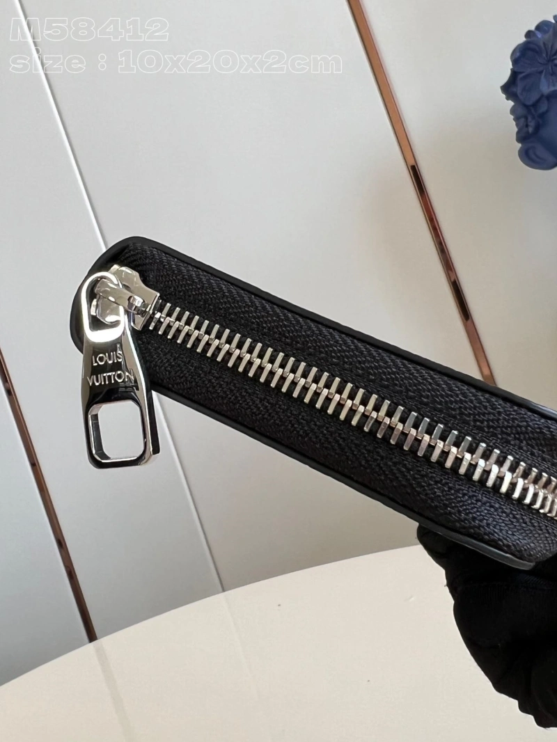 LV Wallets 4286G-0273