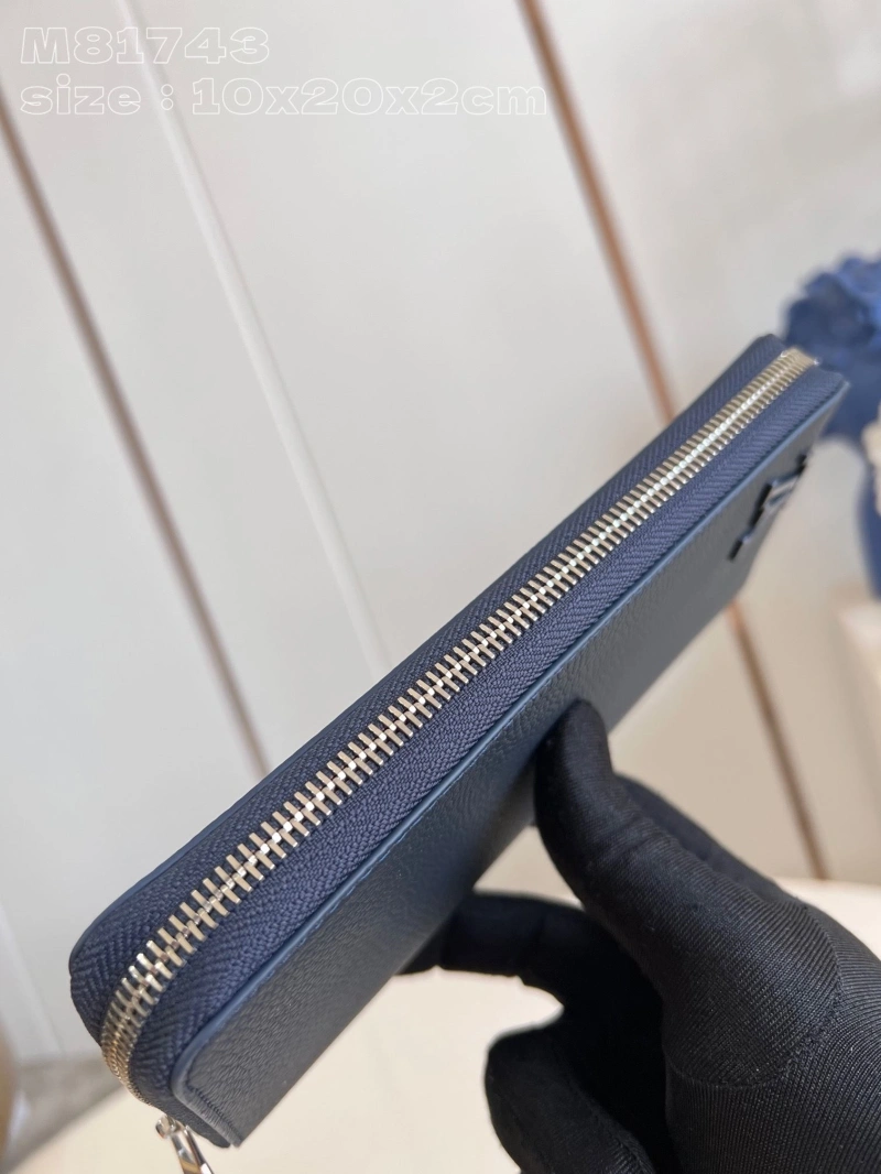 LV Wallets 4286G-0280