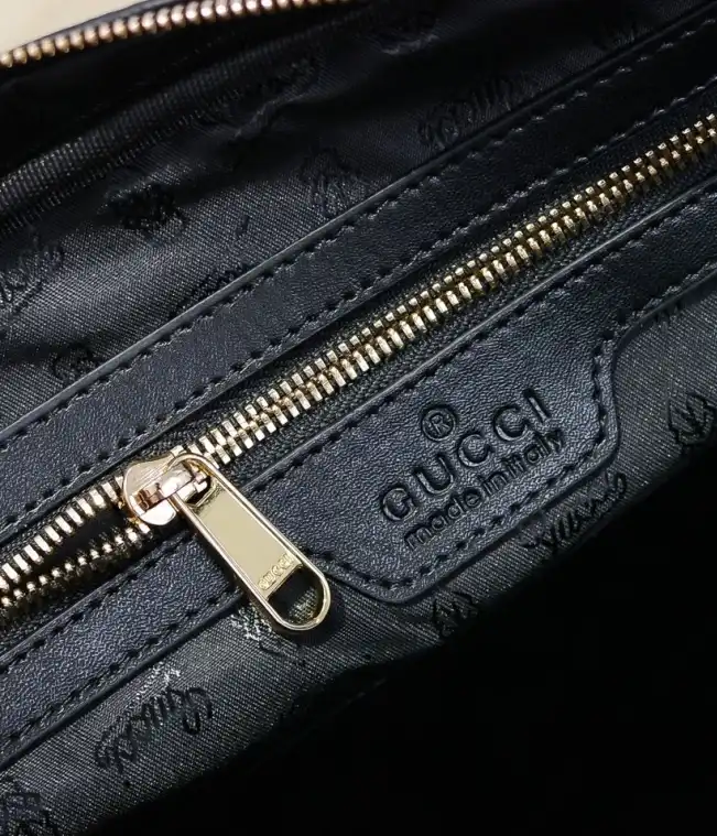 Mens Gucci Briefcases 4288-0059