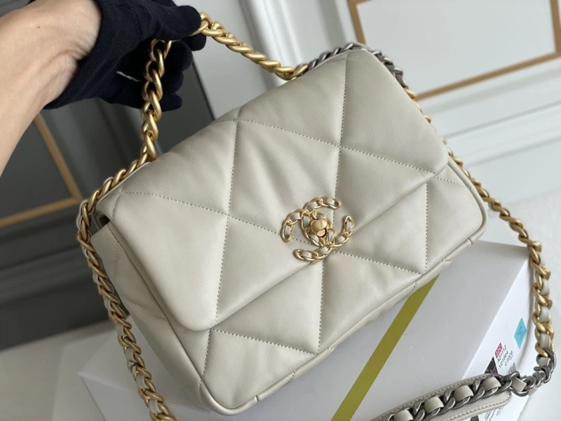 Chanel 19 Bags 4345D-0010