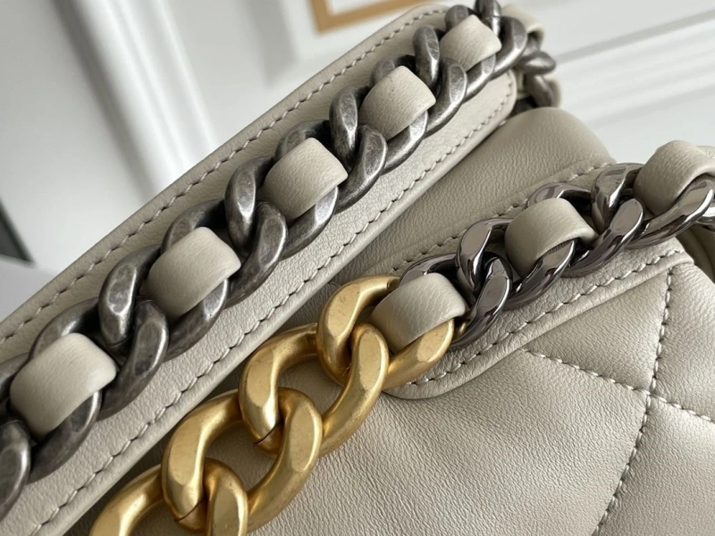 Chanel 19 Bags 4345D-0010