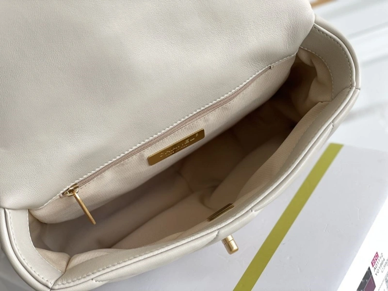 Chanel 19 Bags 4345D-0010