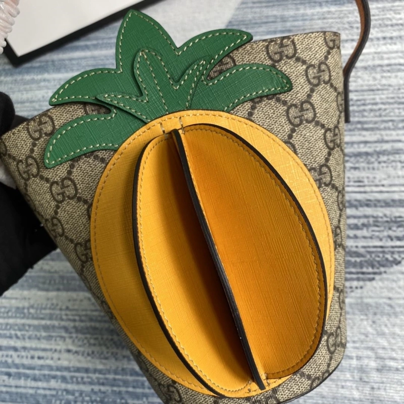 Gucci Shopping Bags 4360C-1350