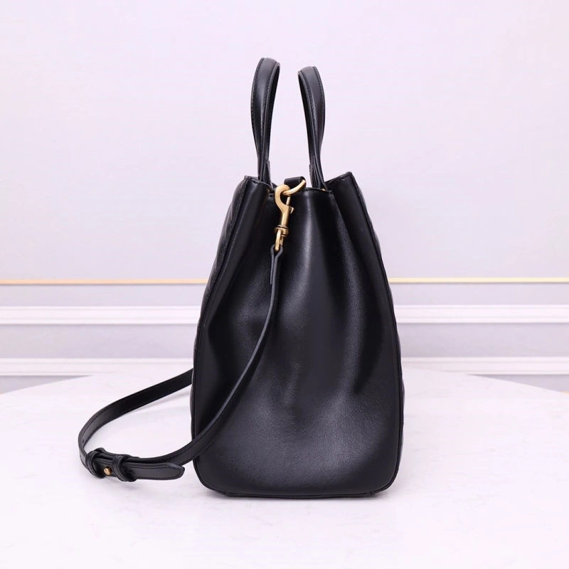 Gucci Shopping Bags 4360C-1970