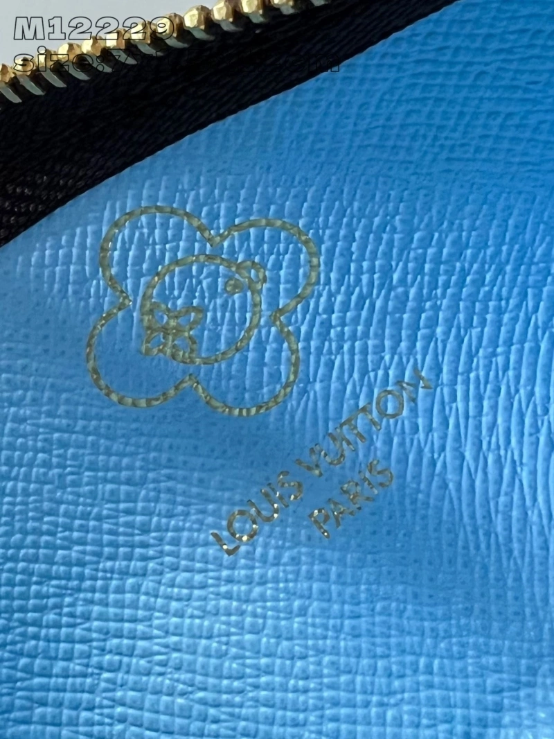 LV Wallets 4365A-0089