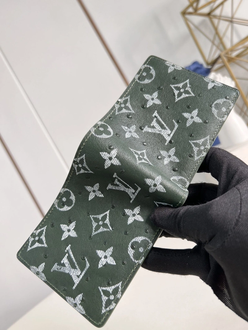 LV Wallets 4365A-0146