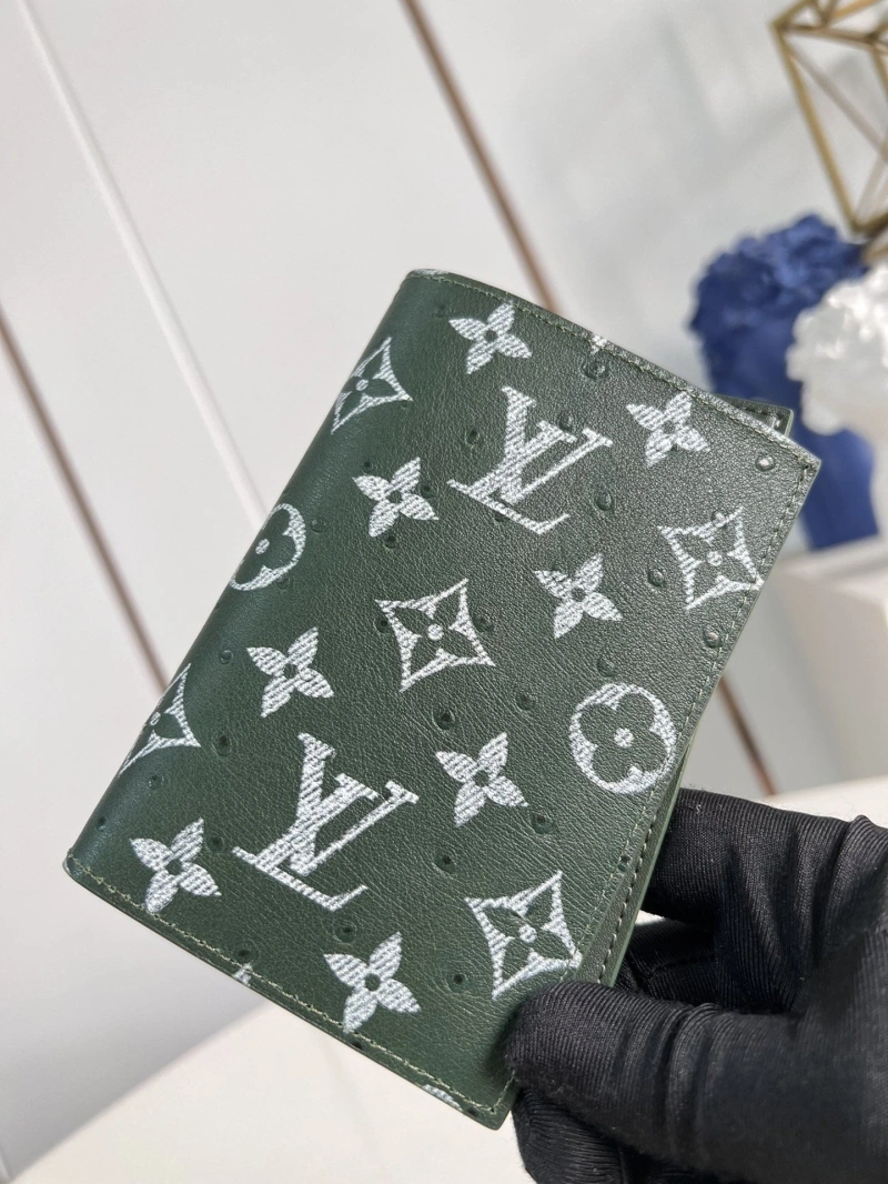 LV Wallets 4365A-0147