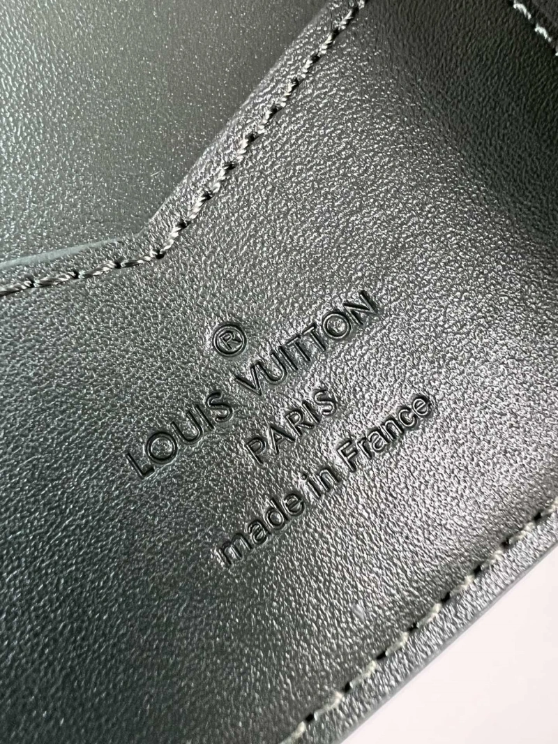 LV Wallets 4365A-0147