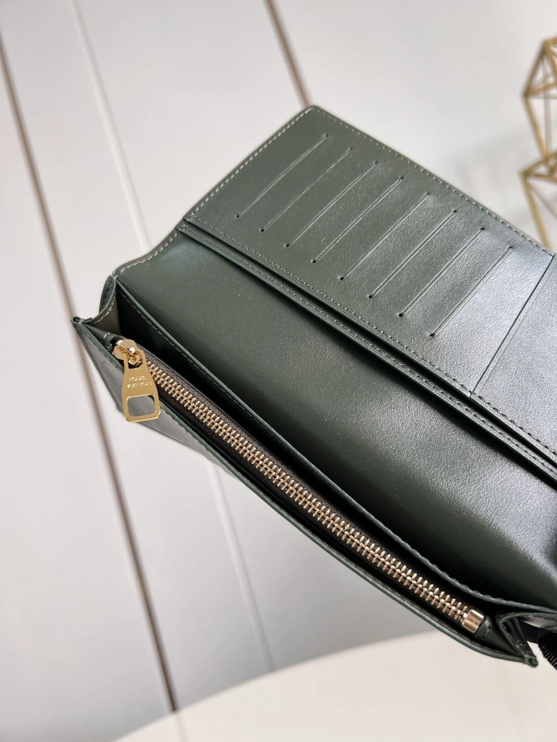 LV Wallets 4365A-0148