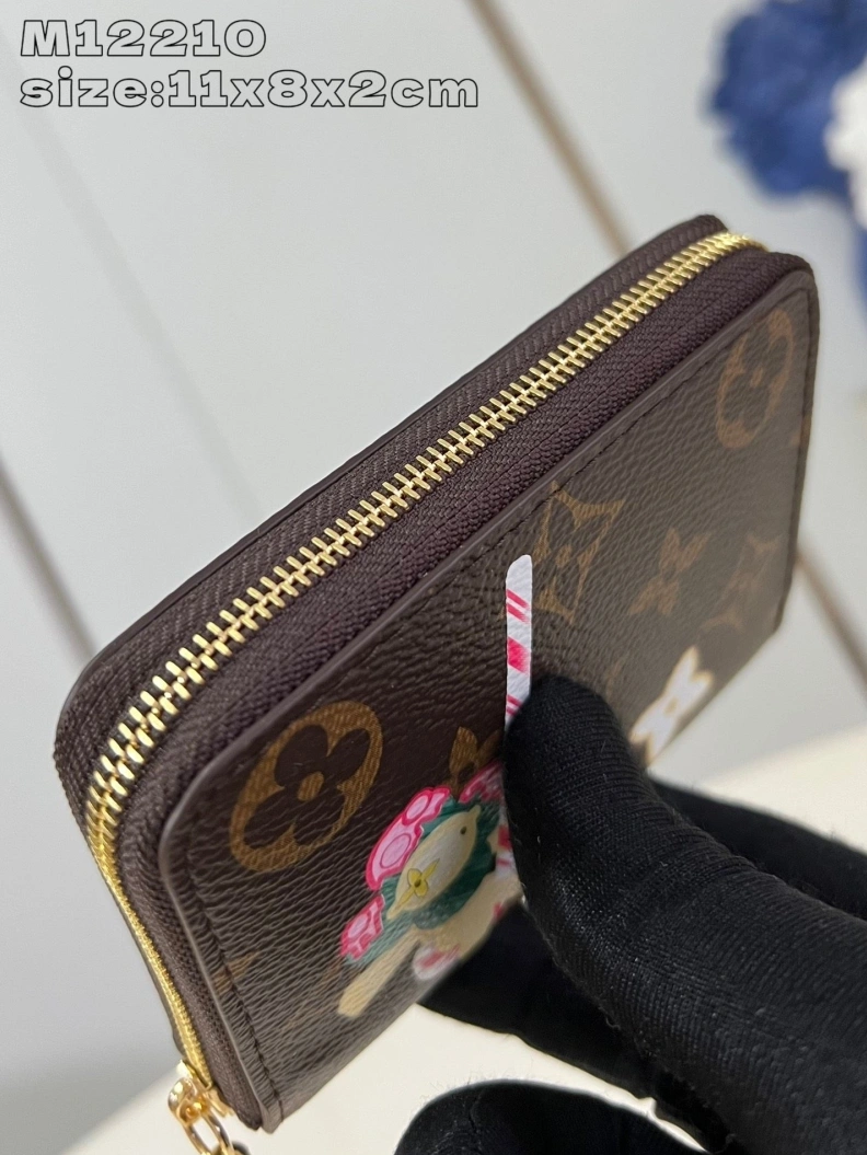 LV Wallets 4365A-0161