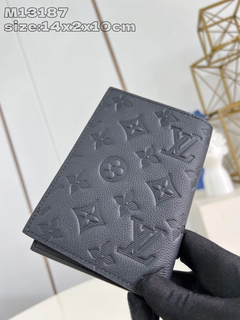 LV Wallets 4365A-0187
